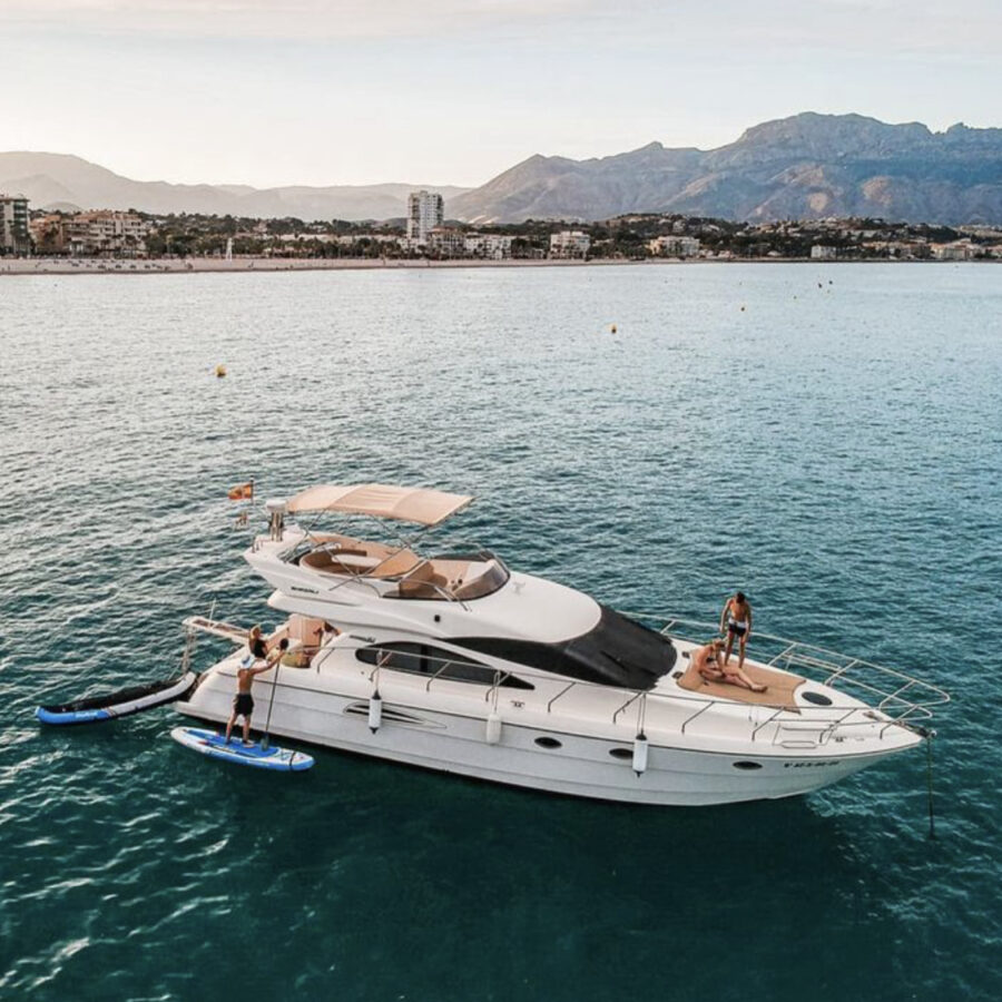 Astondoa 464 con capitan