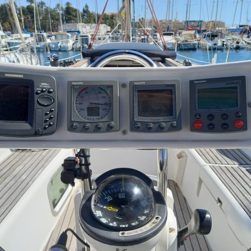 SUN-ODYSSEY-32i-ELECTRONICA-Rumboaltea-scaled